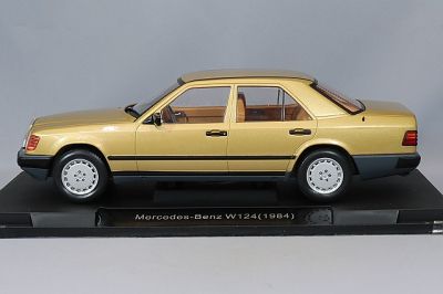 Метална кола Mercedes 300 E W124 - 1984 1:18 Model Car Group 18412